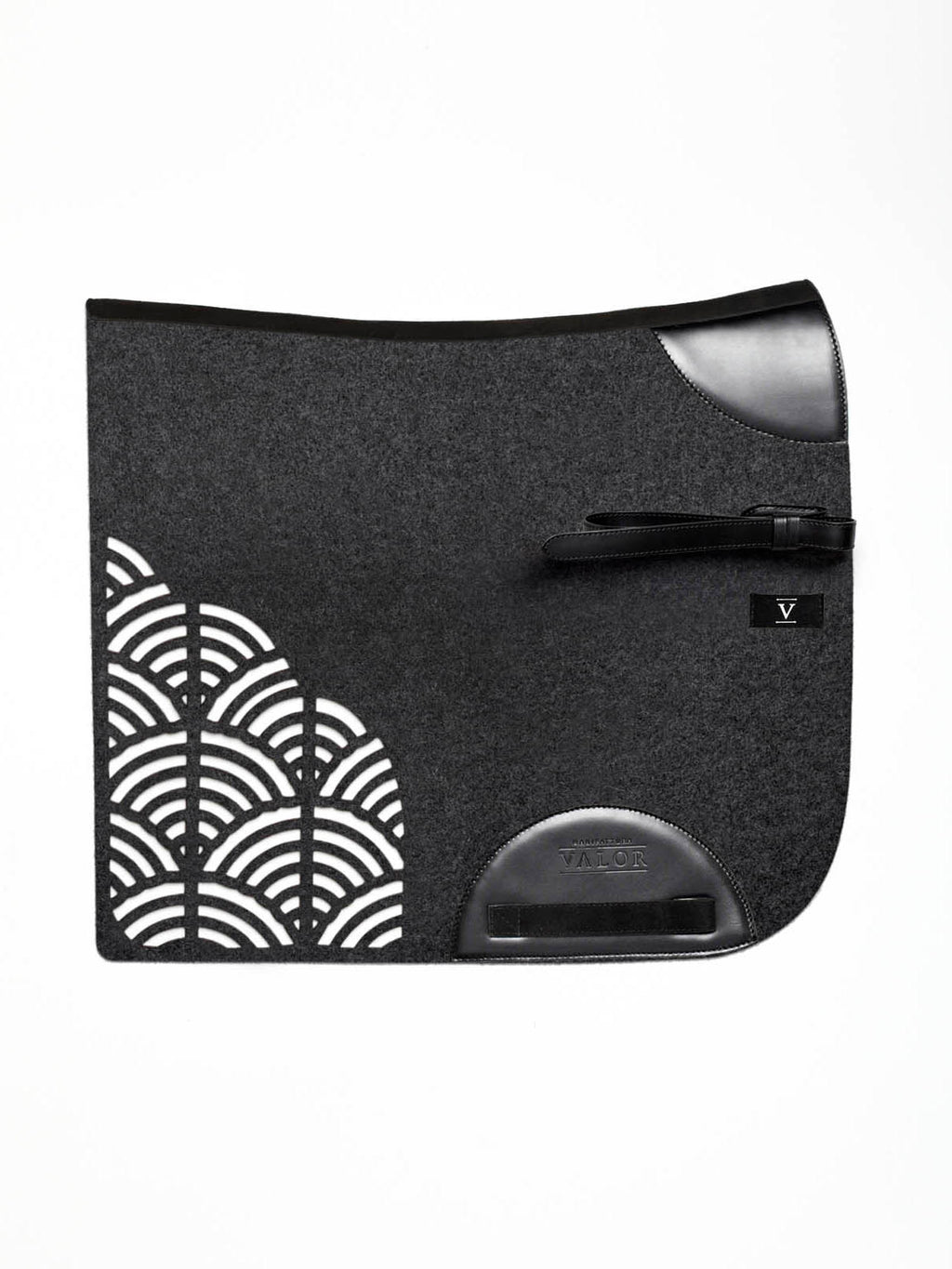 Functional and secure STERZING horse pad, anthracite with black leather, side straps fitted.