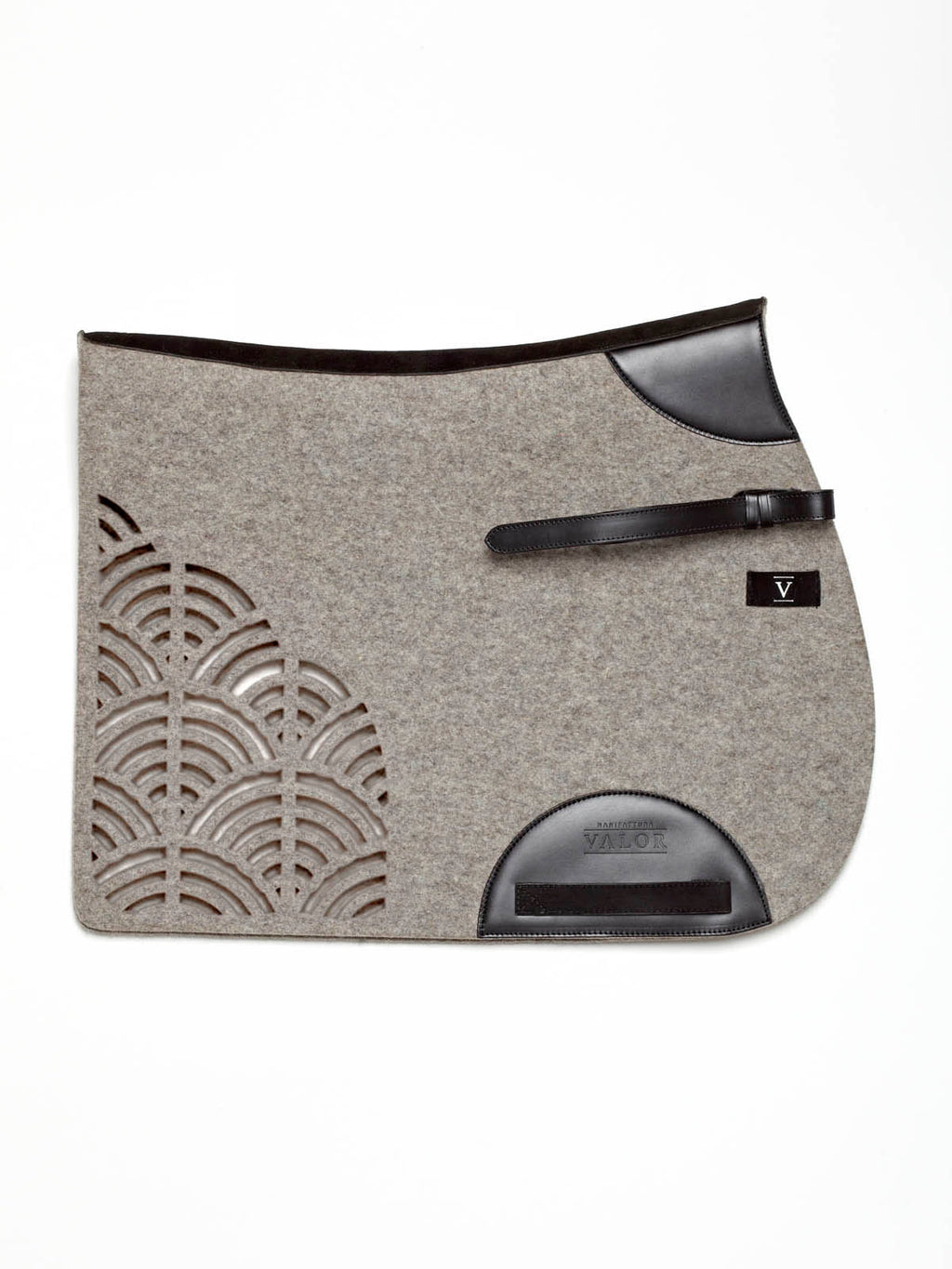 Grey wool felt horse saddle pad with black leather trim, an intricate laser-cut fan pattern, and leather straps by Manifattura Valor.