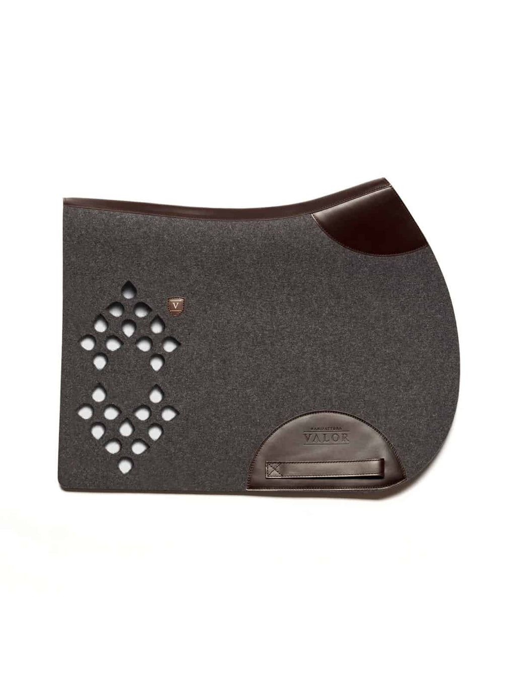 Clean anthracite WOLKENSTEIN saddle pad with brown leather, ideal for show jumping performance